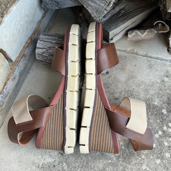 MIA women’s Adley wedge sandal in brown & tan Sz-7.5.  K - Picture 5 of 14